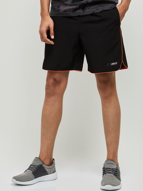 

max Men Black Mid-Rise Outdoor Sports Shorts