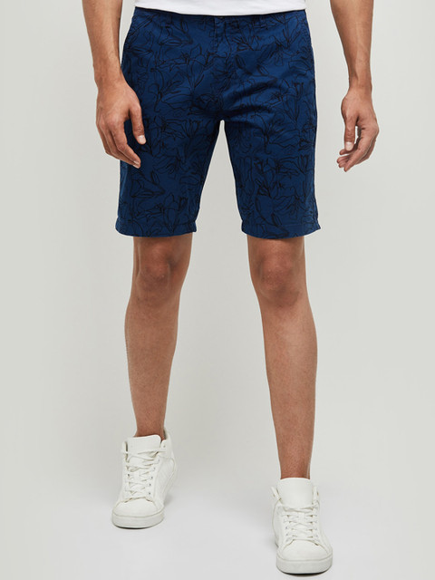 

max Men Blue & Black Floral Printed Mid-Rise Chino Shorts