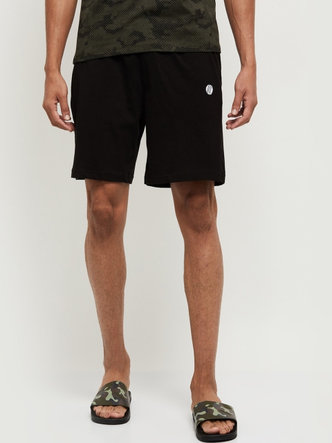 

max Men Black Mid-Rise Sports Shorts