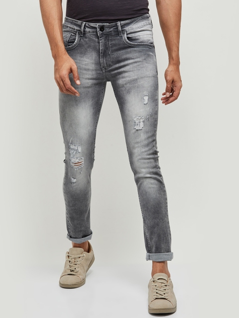 

max Men Grey Regular Fit Mid-Rise Mildly Distressed Heavy Fade Jeans