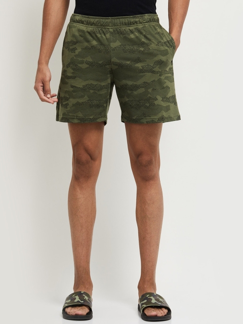 

max Men Green Camouflage Printed Mid-Rise Regular Shorts