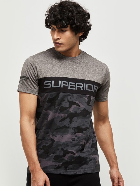 

max Men Black & Grey Camouflage & Typography Printed T-shirt