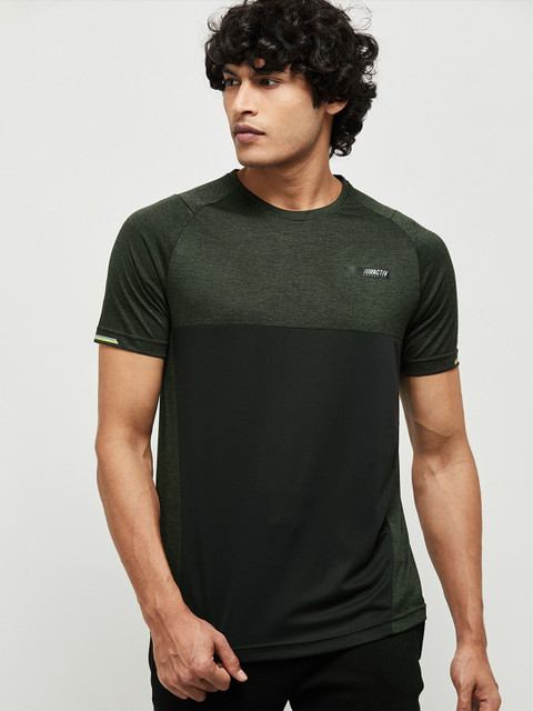 

max Men Green T-shirt