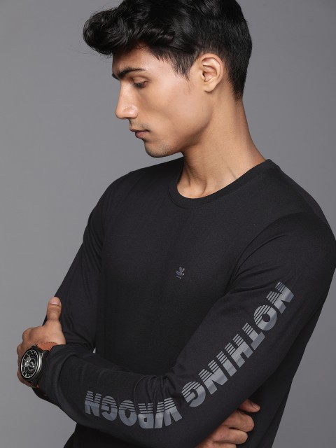 

WROGN Men Black Slim Fit Printed Sleeve T-shirt
