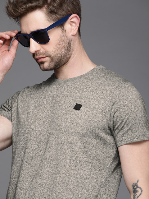 

WROGN Men Grey Melange Solid Round Neck Slim Fit T-shirt