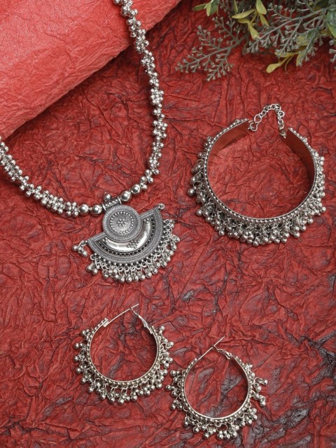 

NEUDIS Silver-Plated Mirror & Ghungroo Embellished Handcrafted Antique Jewellery Set