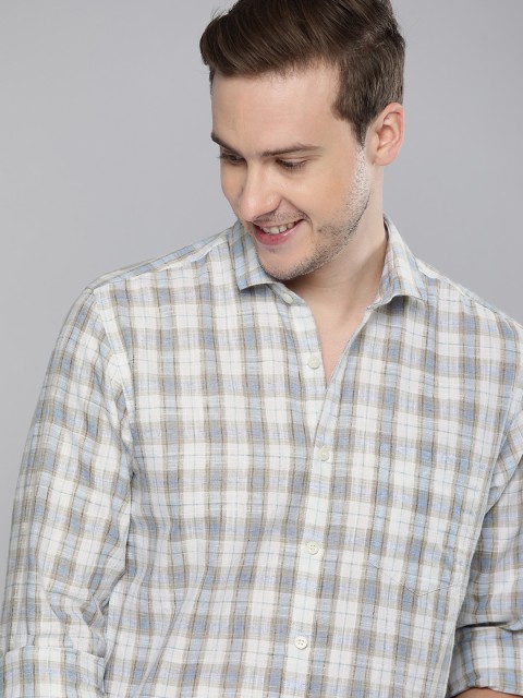 

Mast & Harbour Men White & Blue Slim Fit Opaque Checked Casual Shirt