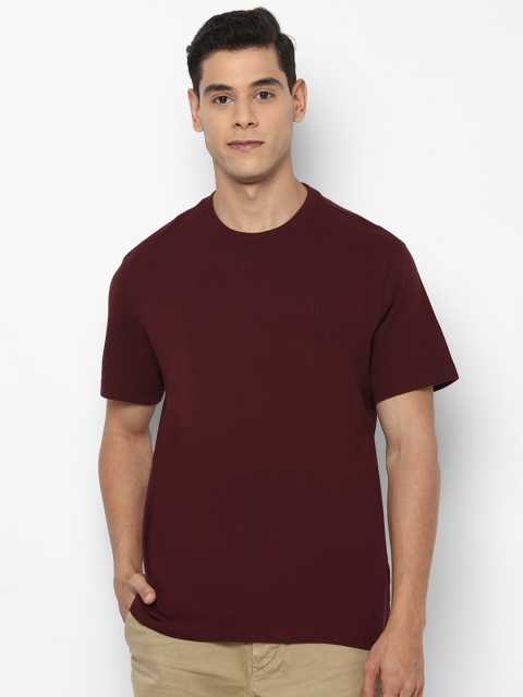 

AMERICAN EAGLE OUTFITTERS Men Solid Burgundy Pure Cotton T-shirt