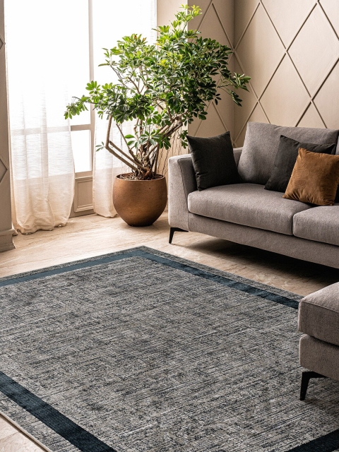 

DDecor Grey & Black Self-Design Carpet
