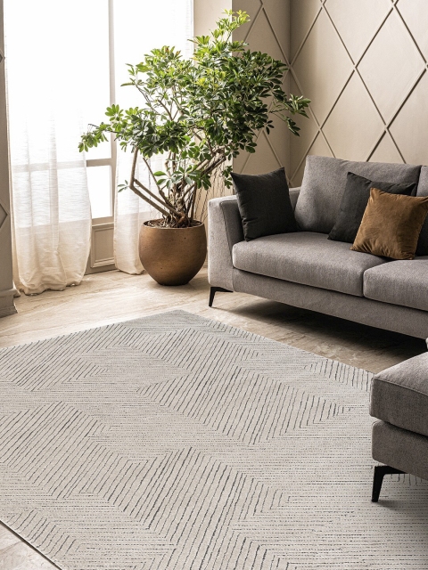 

DDecor Beige Geometric Carpet