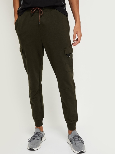 

max Men Olive Green Solid Joggers
