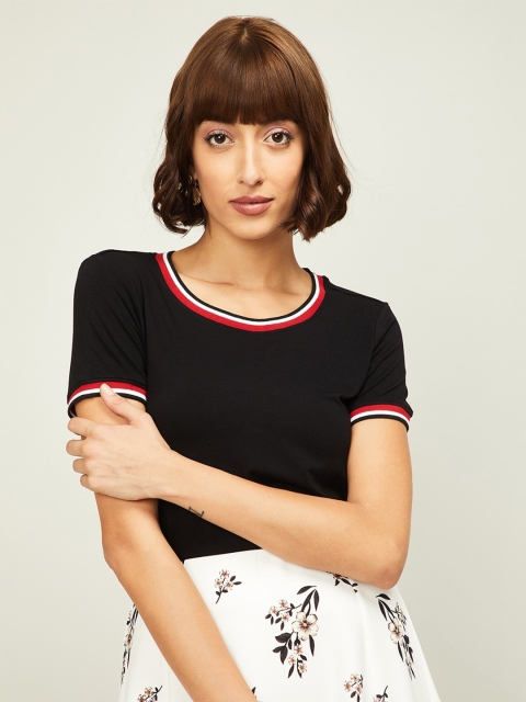 

Bossini Women Black Solid Round Neck T-shirt