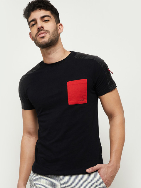 

max Men Black Contrast Pocket T-shirt