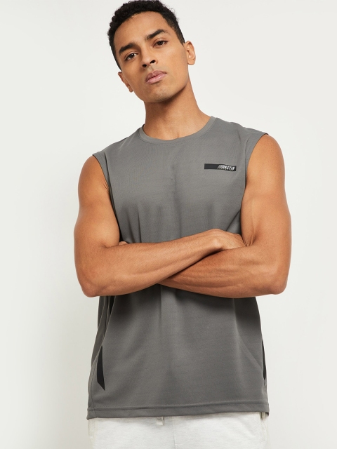 

max Men Grey T-shirt