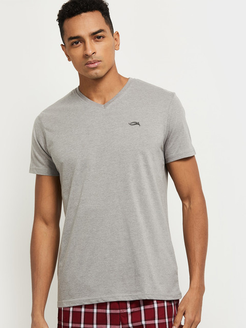 

max Men Grey Melange V-Neck Slim Fit T-shirt