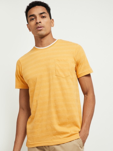 

max Men Yellow & White T-shirt