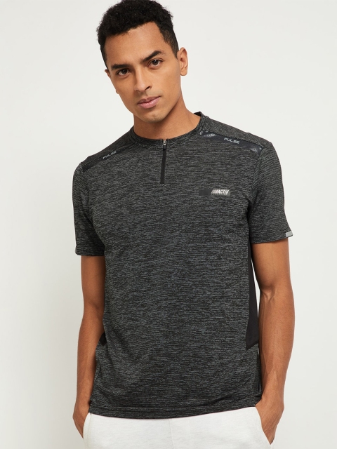 

max Men Black Mandarin Collar T-shirt