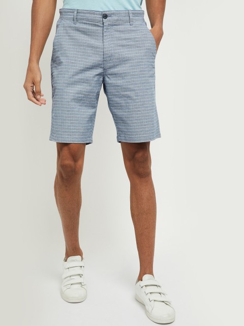

max Men Blue Checked Mid-Rise Chino Shorts