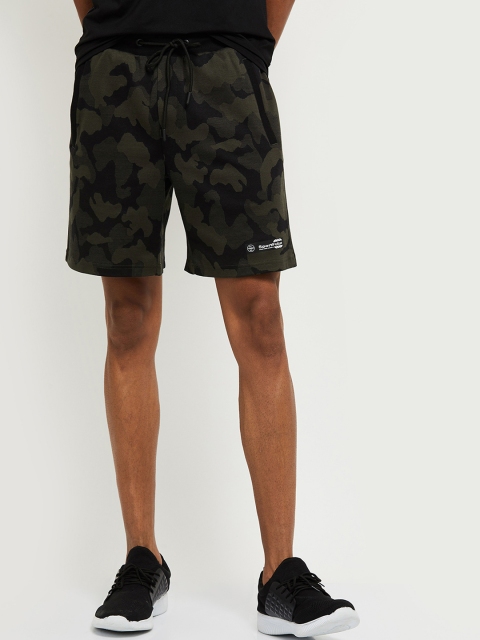 

max Men Olive Green Camouflage Printed Mid-Rise Regular Shorts