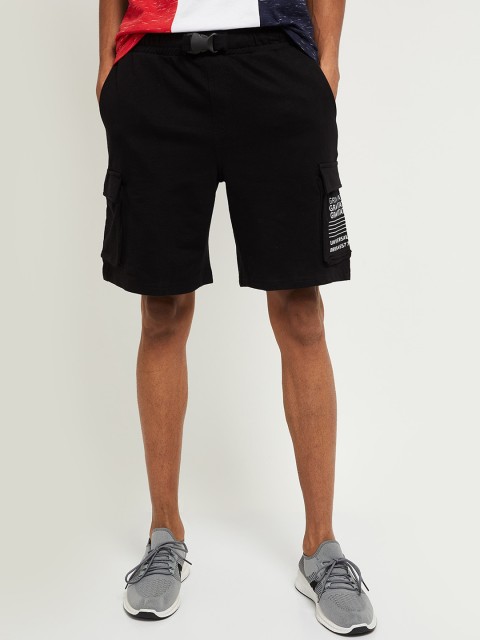 

max Men Black Solid Mid-Rise Regular Shorts