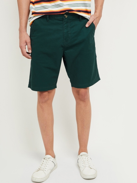 

max Men Green Mid-Rise Chino Shorts