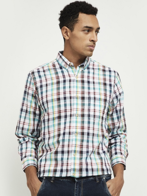 

max Men White Checked Casual Shirt