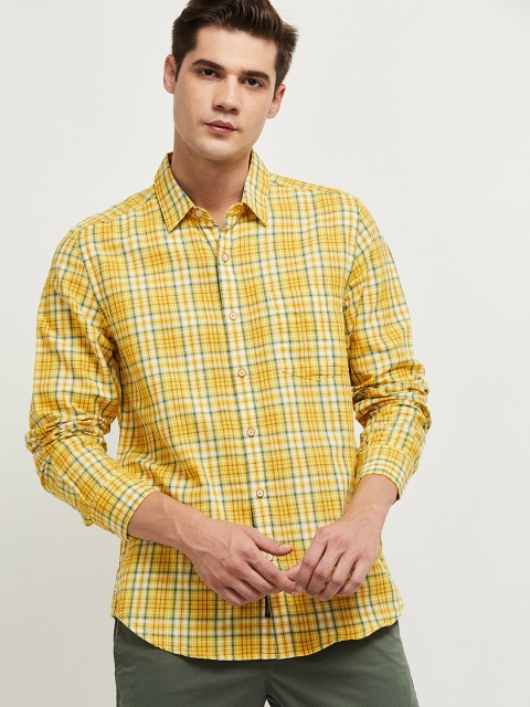 

max Men Yellow Checked Casual Shirt