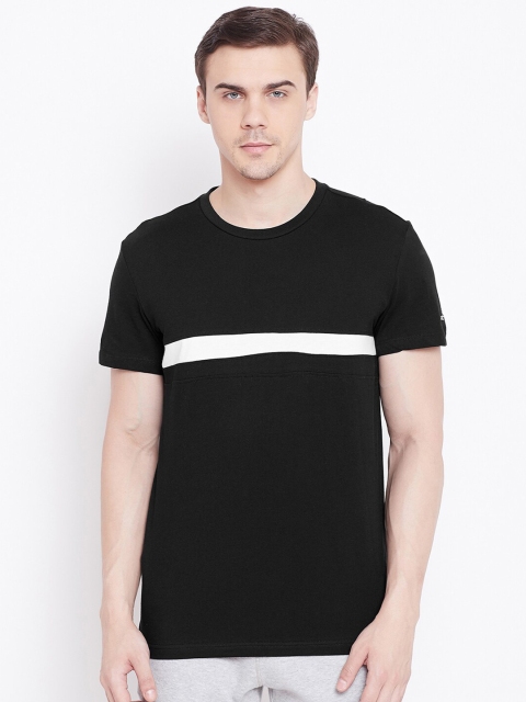 

ATHLISIS Men Black & White Printed Rapid Dry Running T-shirt