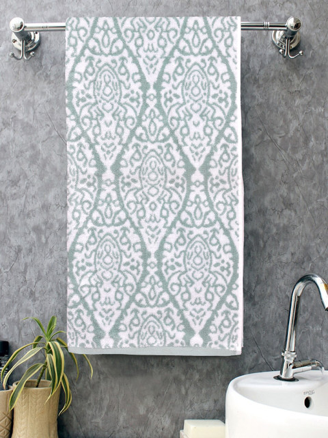 

DREAM WEAVERZ Green & White Printed Cotton Bath Towel