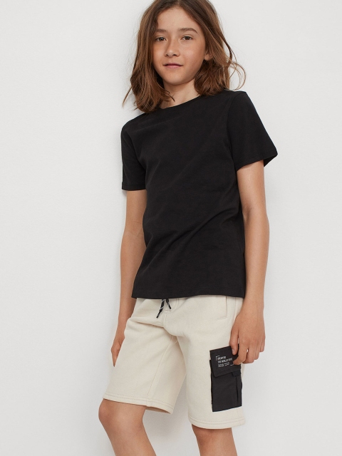 

H&M Boys Beige Sweatshirt shorts