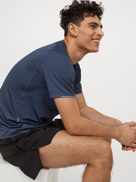 

H&M Men Blue Self Design COOLMAX Running top