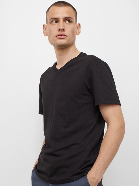 

H&M Pack of 2 Men Black Solid COOLMAX T-shirts