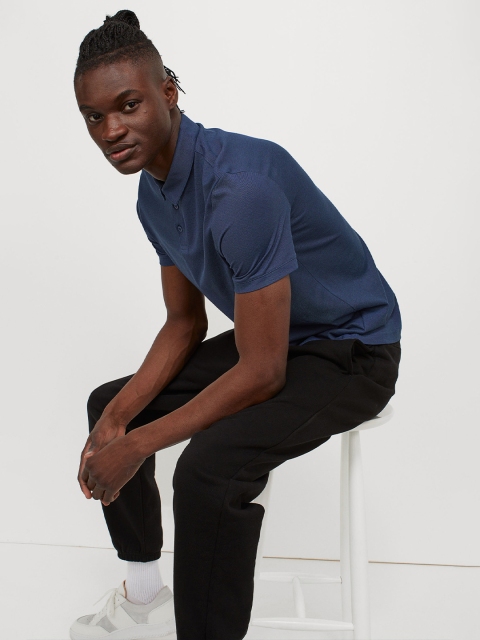 

H&M Men Blue Solid Slim Fit COOLMAX Polo Shirt