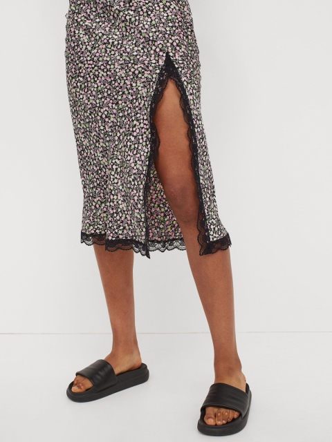 

H&M Black & Pink Printed Lace-Trimmed Satin Skirt