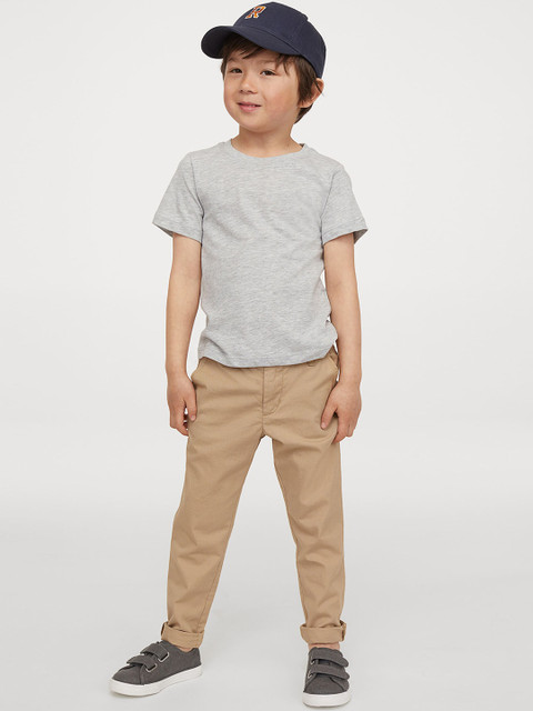 

H&M Boys Beige Solid Cotton Chinos