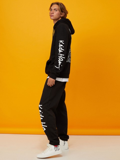

H&M Men Black & White Printed Joggers