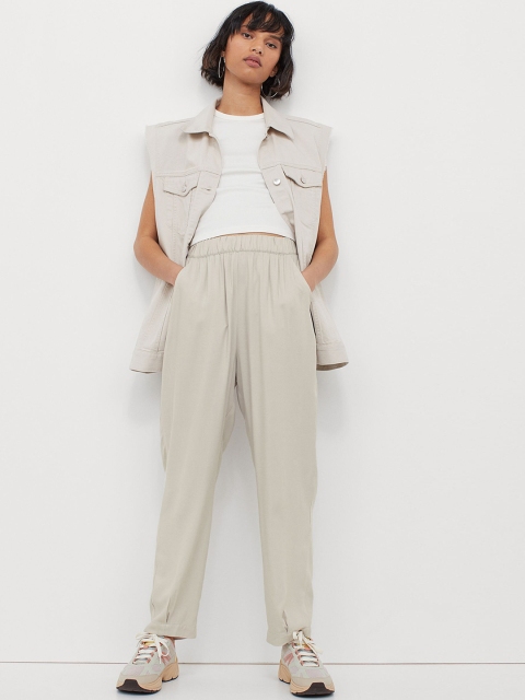 

H&M Women Beige Solid Pleat-Hem Trousers