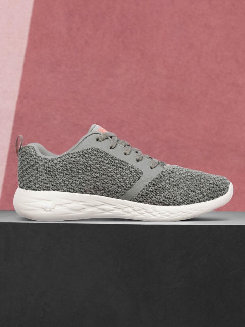 

Skechers Women Grey GO RUN 600-CIRCULATE Running Non-Marking Shoes