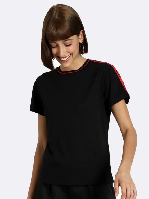 

Bewakoof Women Black Slim Fit Pure Cotton T-shirt