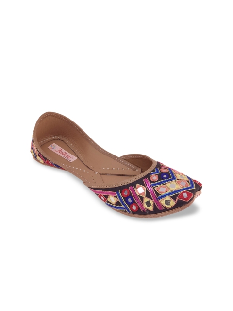 

Fulkari Women Black Embellished Mojaris Flats
