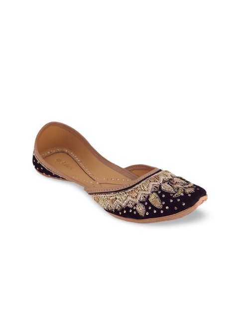 

Fulkari Women Black Mojaris Flats