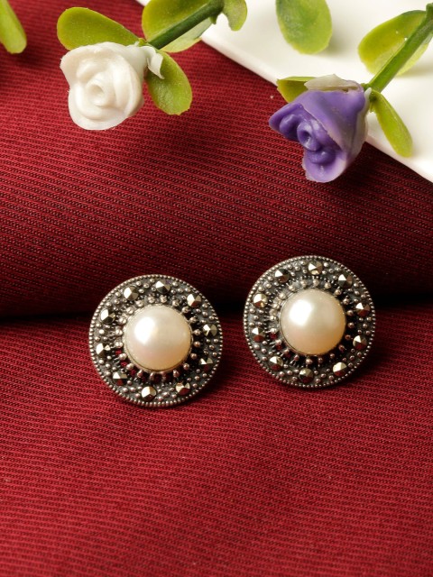 

GIVA Silver-Toned Contemporary Studs Earrings