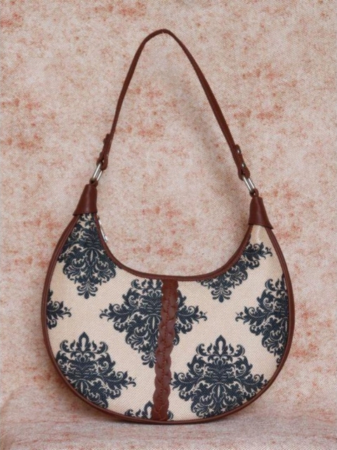 

ZOUK Peach Baugette Bag