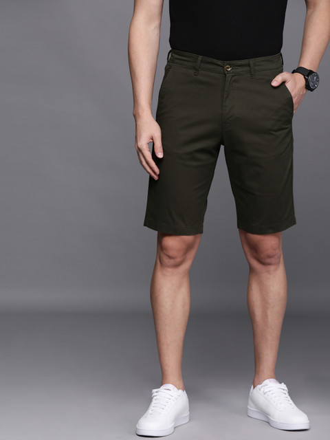 

Allen Solly Men Olive Solid Slim Fit Mid-Rise Regular Shorts