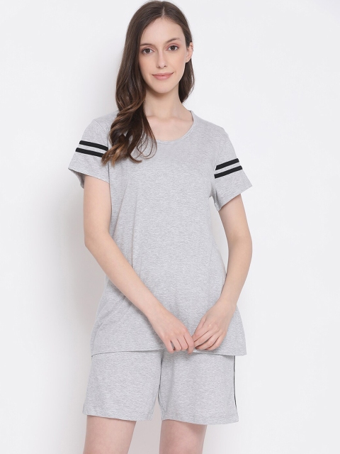 

Kanvin Women Grey & Black Night suit