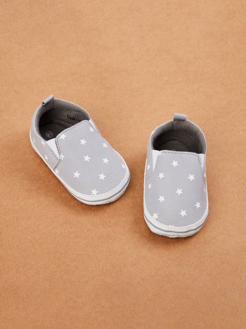 

Fame Forever by Lifestyle Girls Grey Colourblocked Slip-On Sneakers