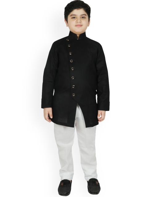 

SG YUVRAJ Boys Black Pure Cotton Kurta with Trousers