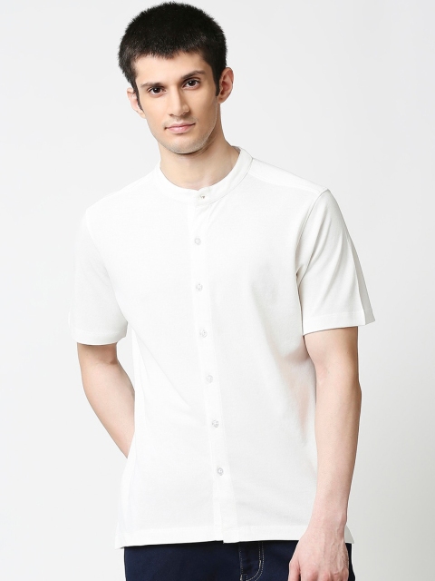 

Bewakoof Men White Regular Fit Solid Casual Shirt