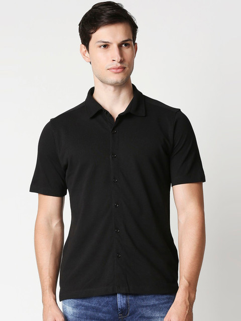 

Bewakoof Men Black Regular Fit Solid Casual Shirt