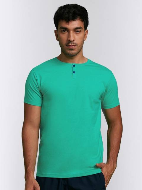 

Bewakoof Men Green Pure Cotton Solid Henley Neck T-shirt